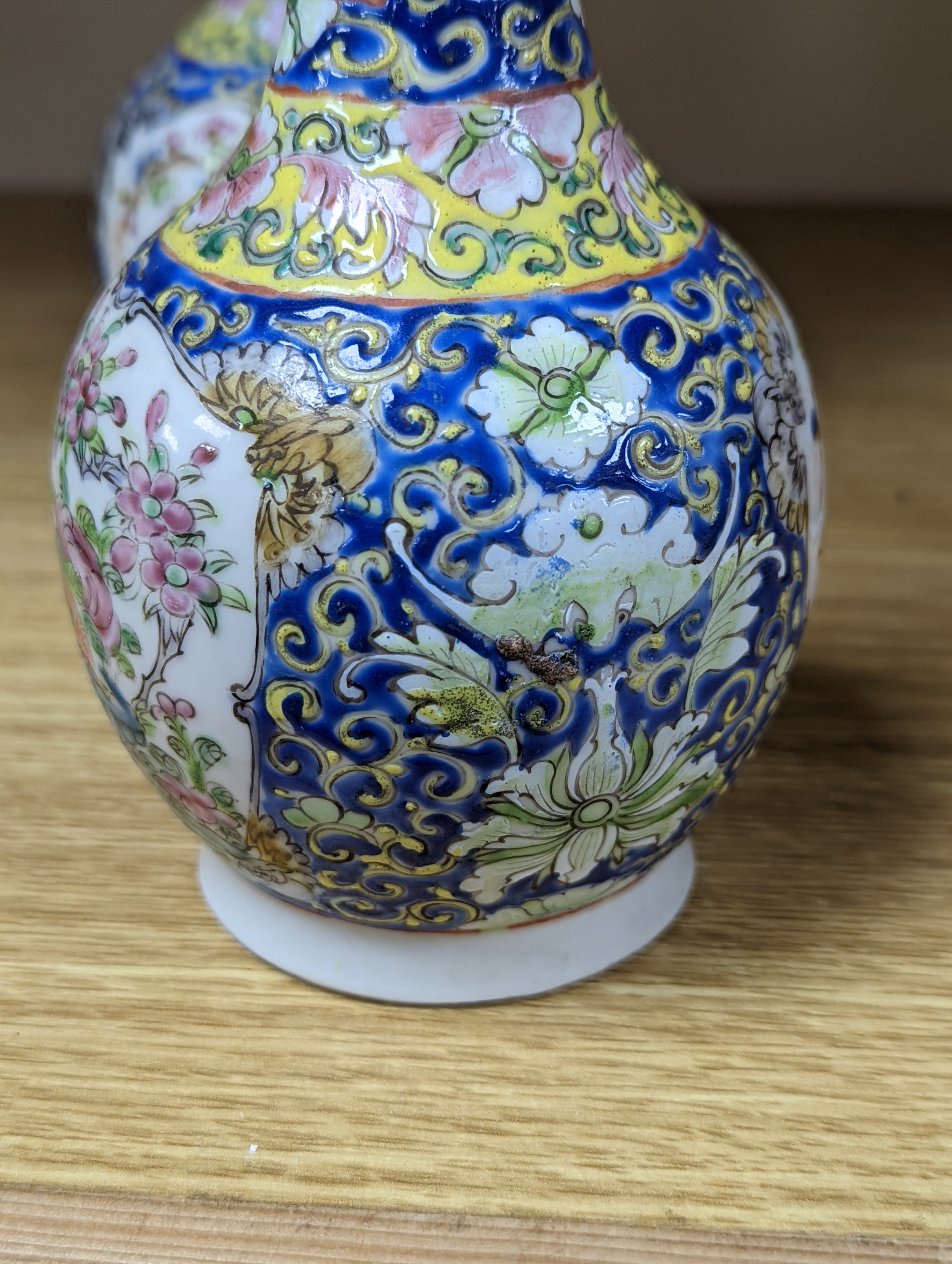 Four 19th century Chinese famille rose vases, 21cm